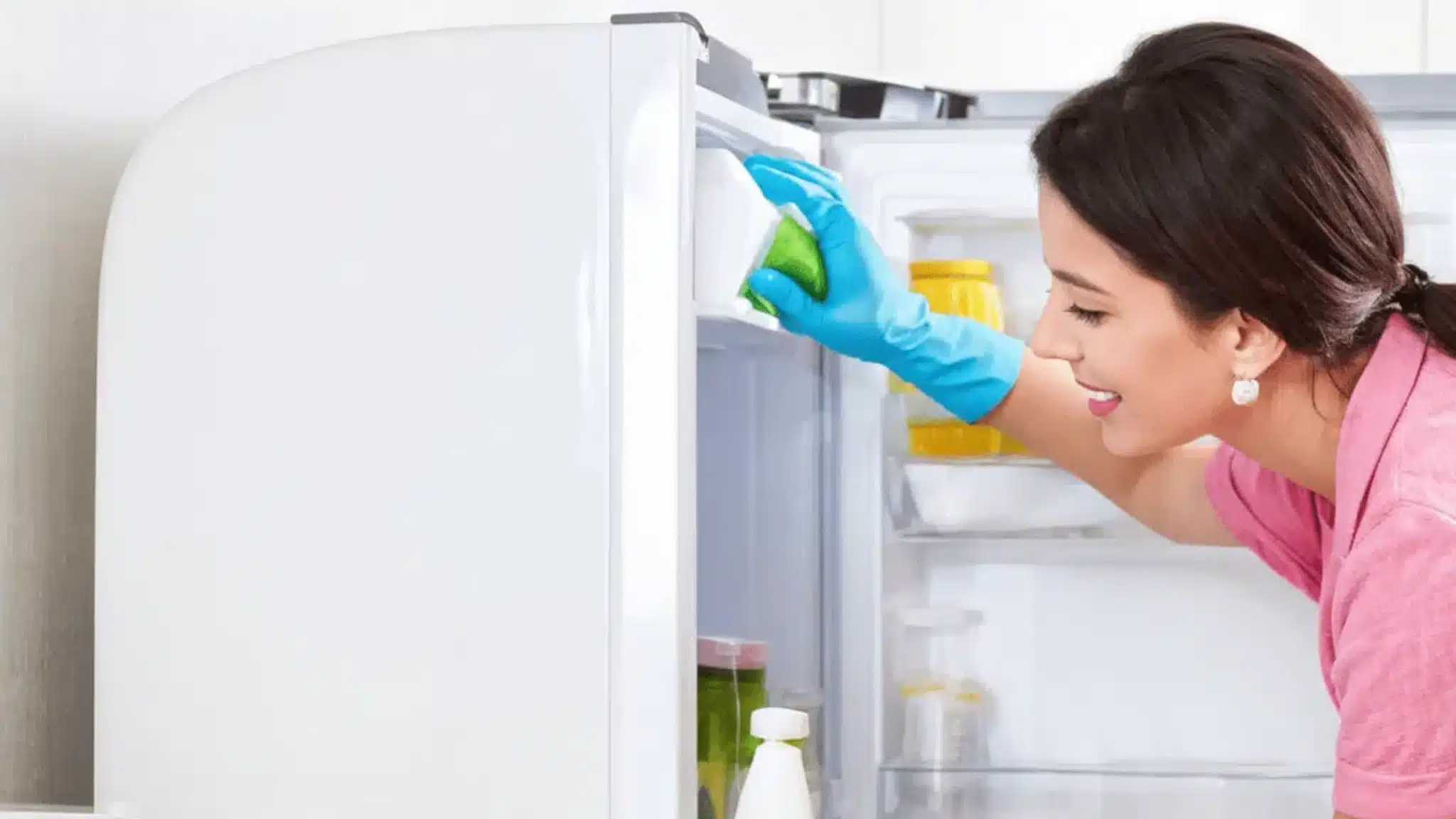 Deodorizing Your Refrigerator with Eco-Friendly Cleaning | CleanHelp Canada Eco-Friendly Cleaning for Refrigerator